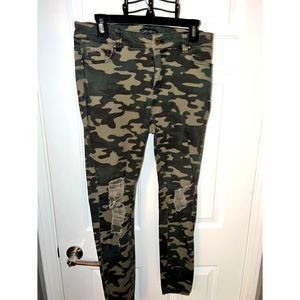 Forever 21 Plus size 12 camo print distressed jeans.
